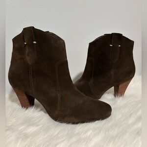 🚨FINAL OFFER🚨Nine West - Suede Olive Western Booties